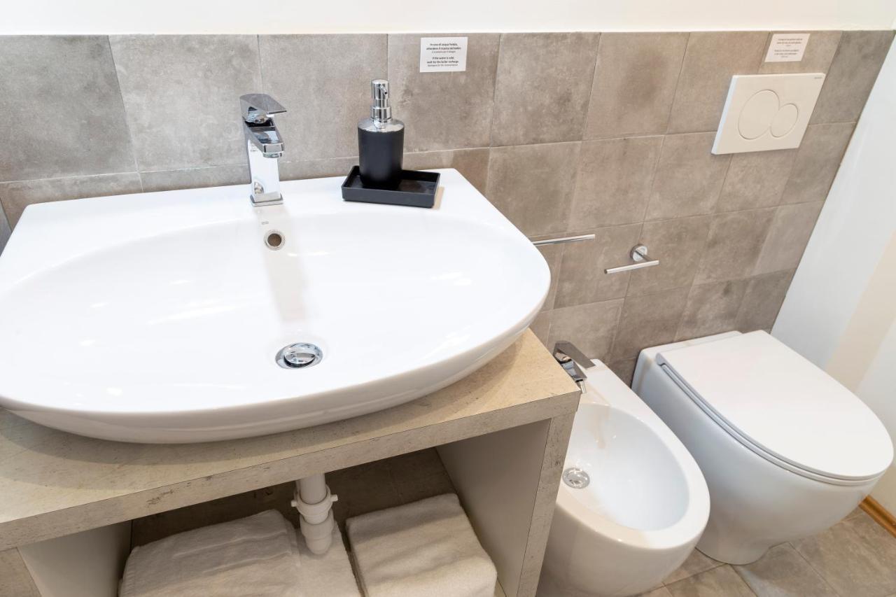Pregiata Camera Con Bagno Privato - Blu Di Persia Триест Екстериор снимка